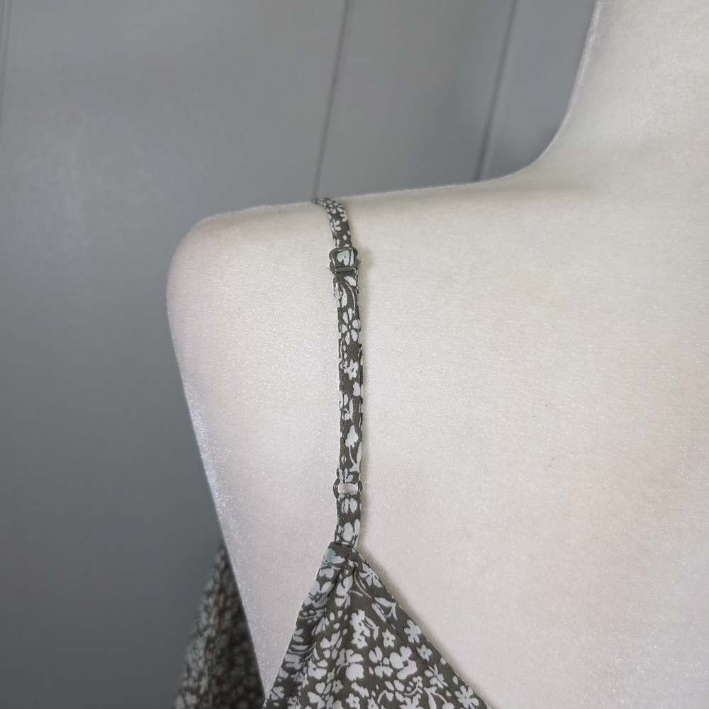 Loft Cami Olive Green & White Floral Tank Top Size L - Picture 9 of 11